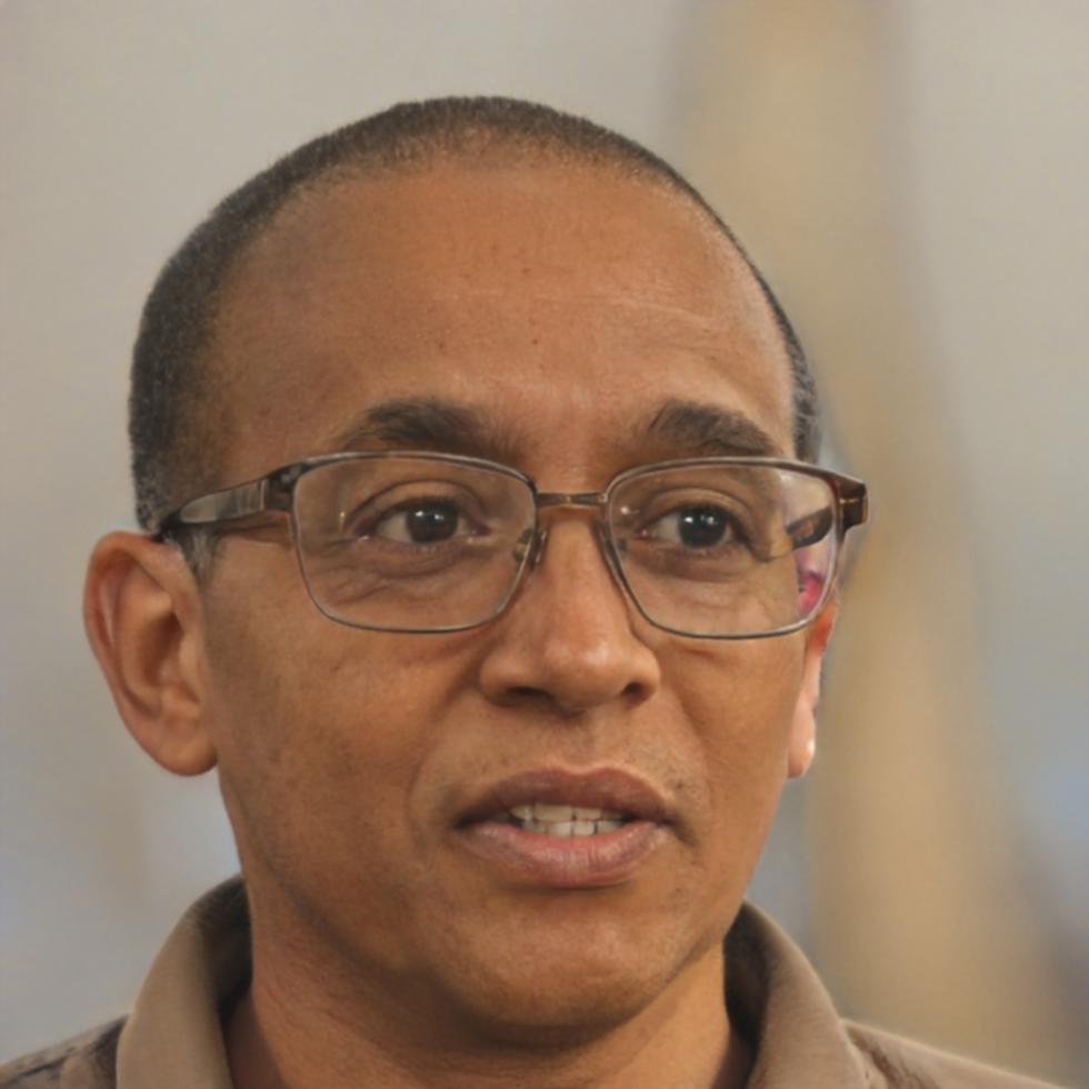 Instructor Callum Threlfall, financial communication specialist