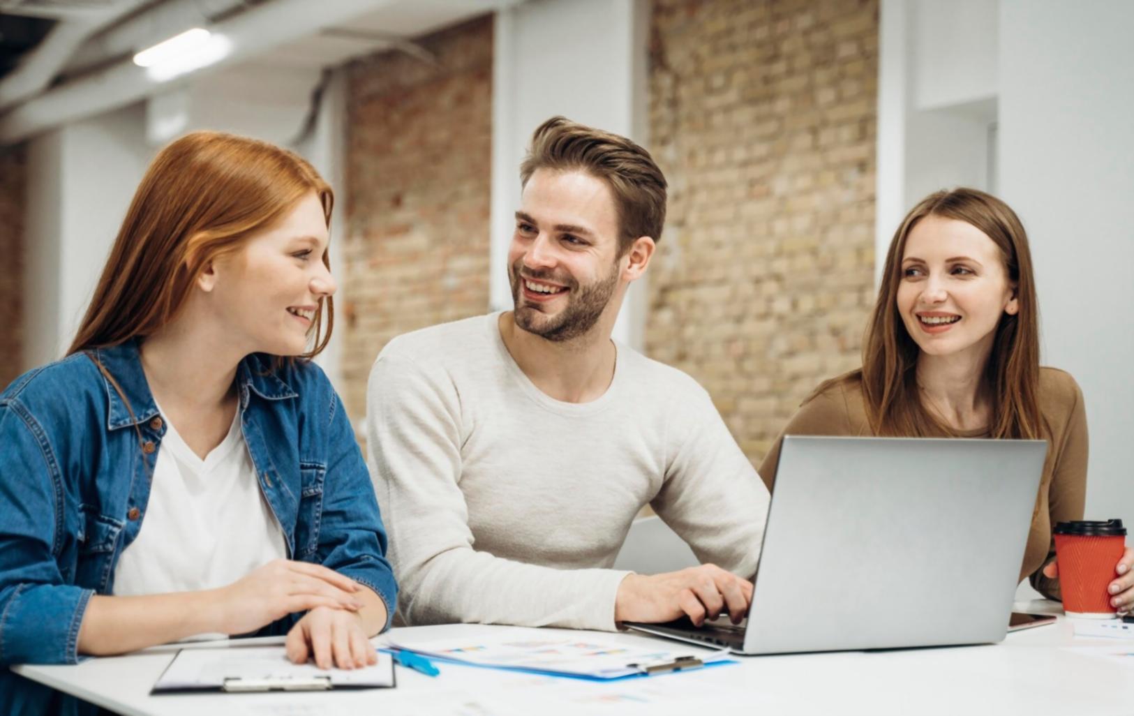 Interactive session demonstrating financial communication techniques